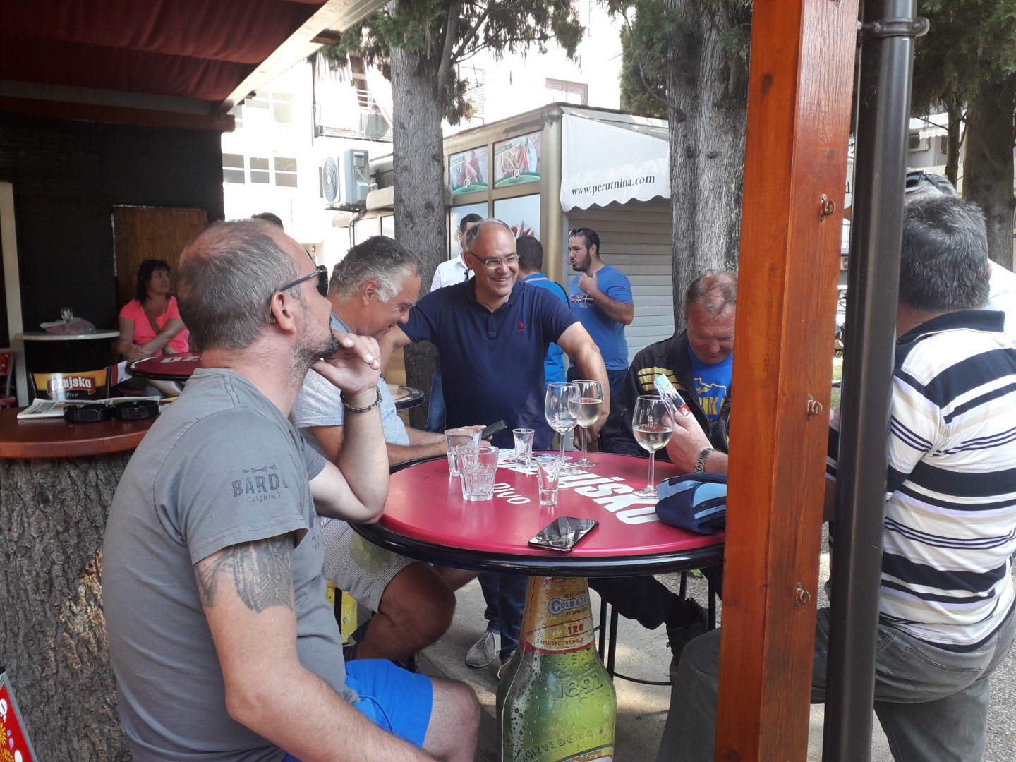 Iz Umaga Damira Kaina ispratili pjesmom u saborsku utrku